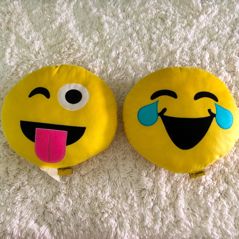 Emoji Pillows 😜😂
